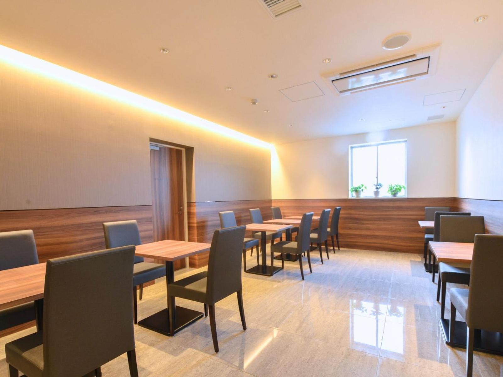 โรงแรมซากุระ การ์เดน โอซาก้า ภายนอก รูปภาพ